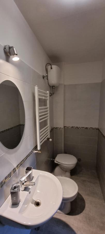 Hostel Mosaic Рим Екстериор снимка
