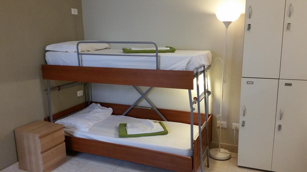 Hostel Mosaic Рим Екстериор снимка