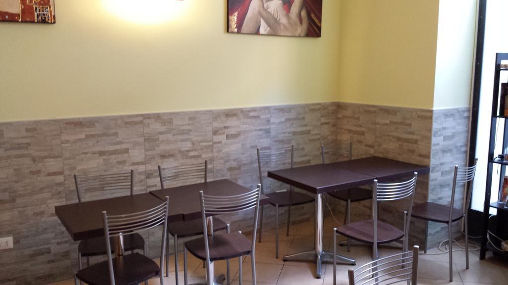 Hostel Mosaic Рим Екстериор снимка